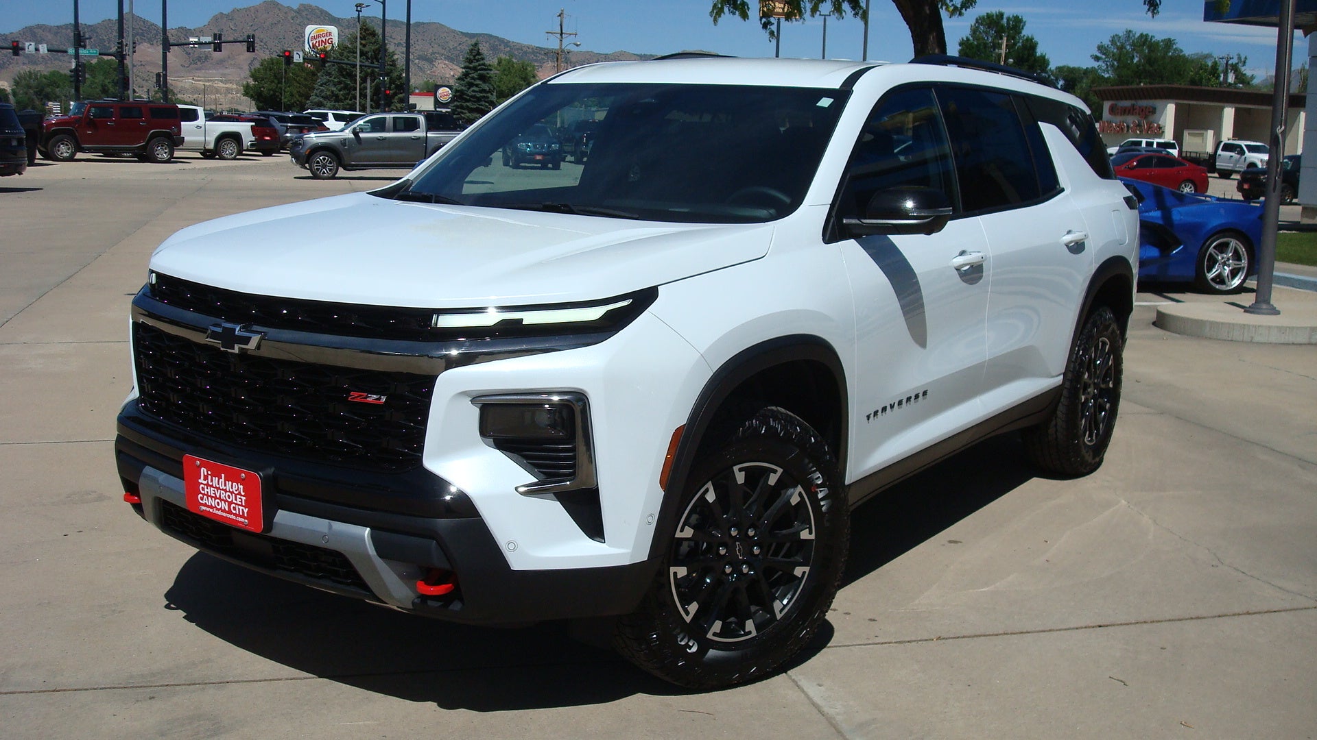 2026 Chevrolet Traverse Z71 in Polar White Tricoat — front three-quarter view